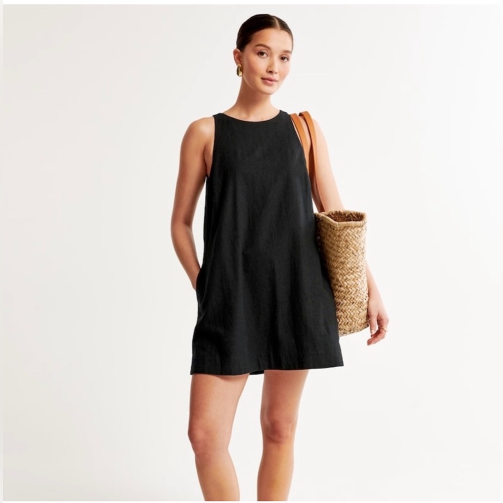 Abercrombie High-Neck Linen A-Line Shift Dress